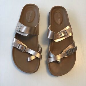 Steve Madden girls Rose Gold Buckle Sandals